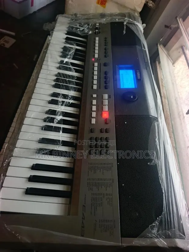Yamaha PSR E443 · Photo 1
