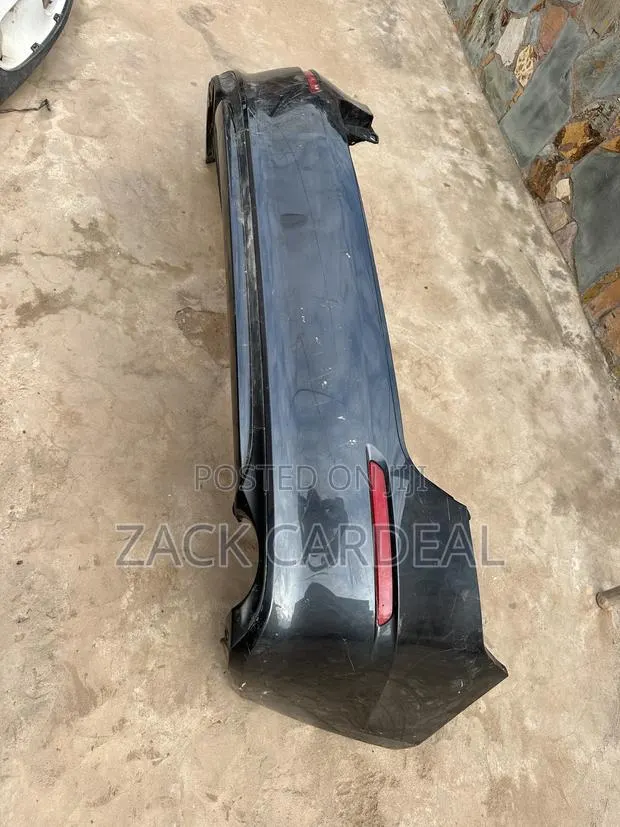 Honda Civic 22-23 Back Bumper Complete Available · Photo 1