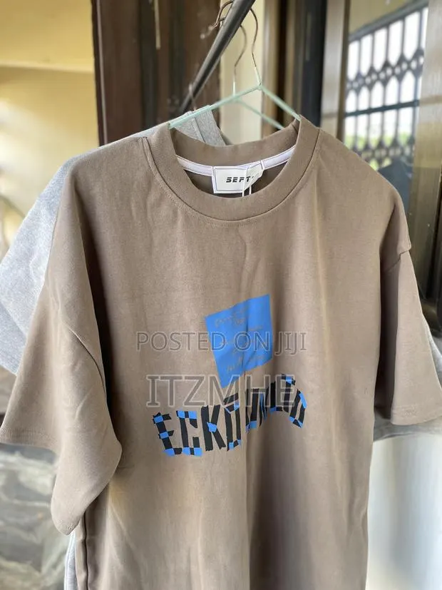 High Quality Unisex T Shirts · Photo 1