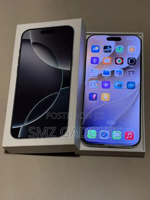 Apple iPhone 16 Pro Max 256 GB White · Photo 1