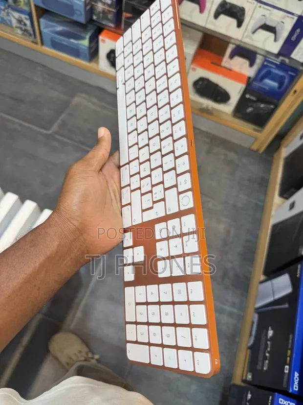 Apple iMac Magic Keyboard · Photo 1