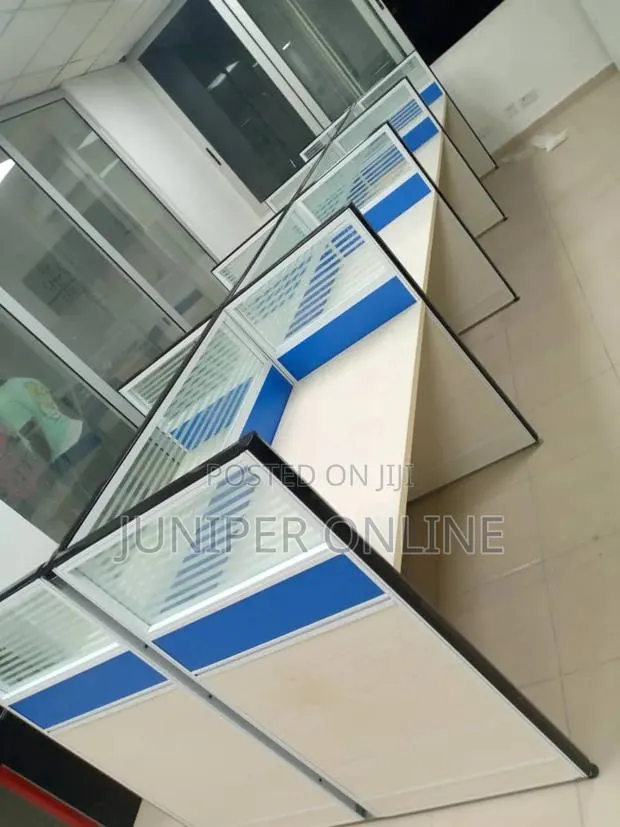 Workstation 4 in 1 Straight Line · Photo 1