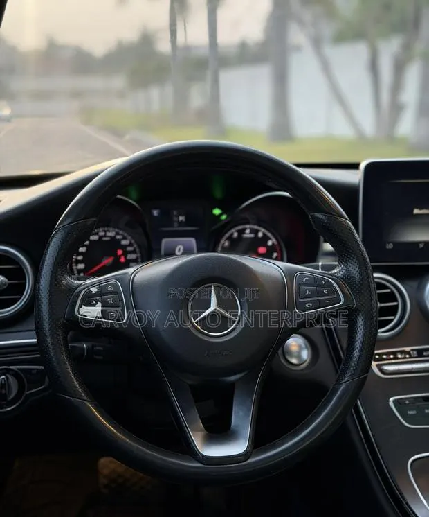 Mercedes-Benz C300 Luxury 4Matic Sedan AWD (2.0L 4cyl 7A) 2016 Black · Photo 1