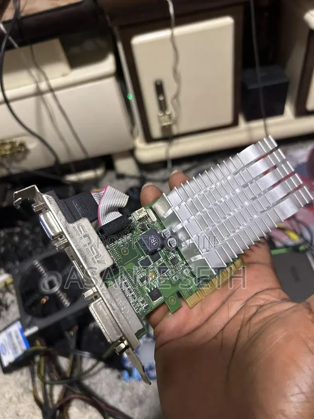 Very Powerful Nvidia Gt 720 2gb Gaming Graphics Card · Photo 1