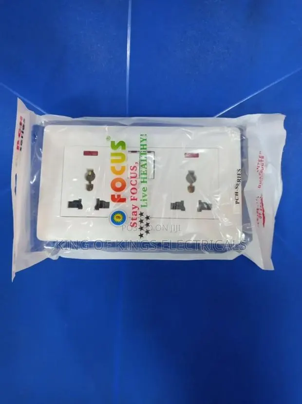 Focus 13a Double Socket With Light Indicator. · Photo 1