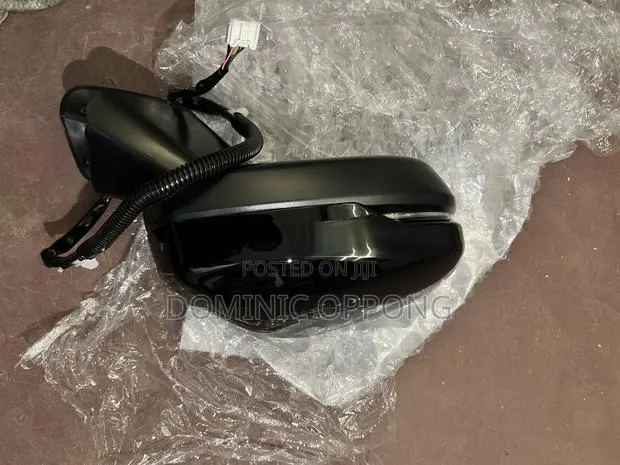 Honda CRV 2023-2025 Mirror With Sensor · Photo 1