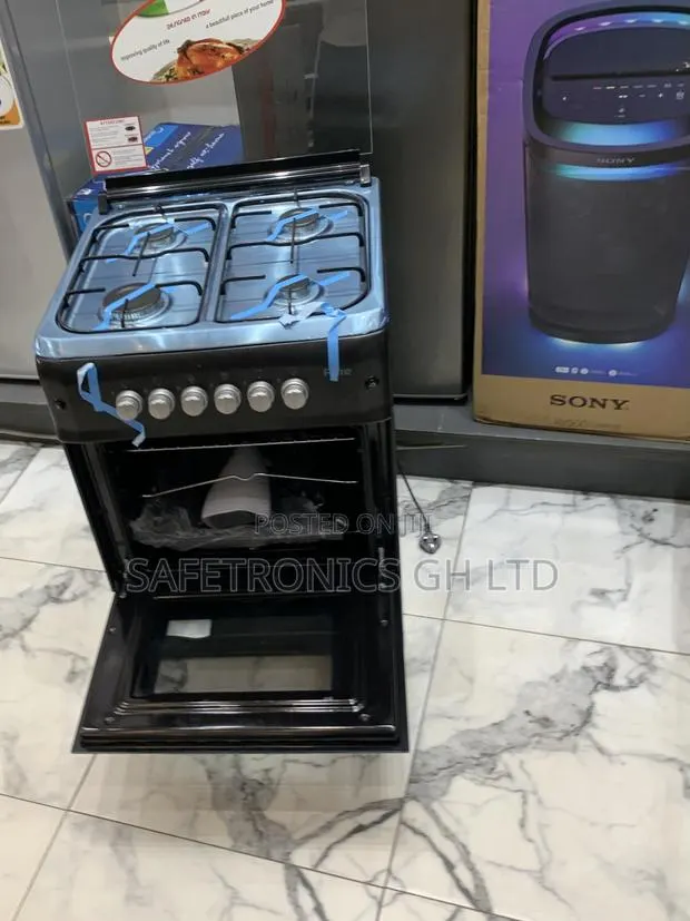 Ultra Premium Ferre 60X60 4 Burner Gas Cooker, Auto Ignition Black · Photo 1