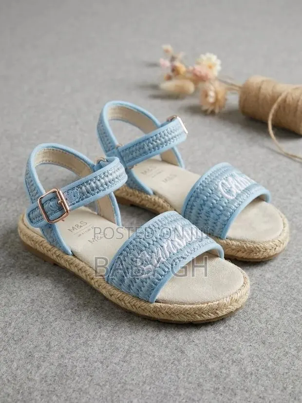 Kids M&S Sandals · Photo 1