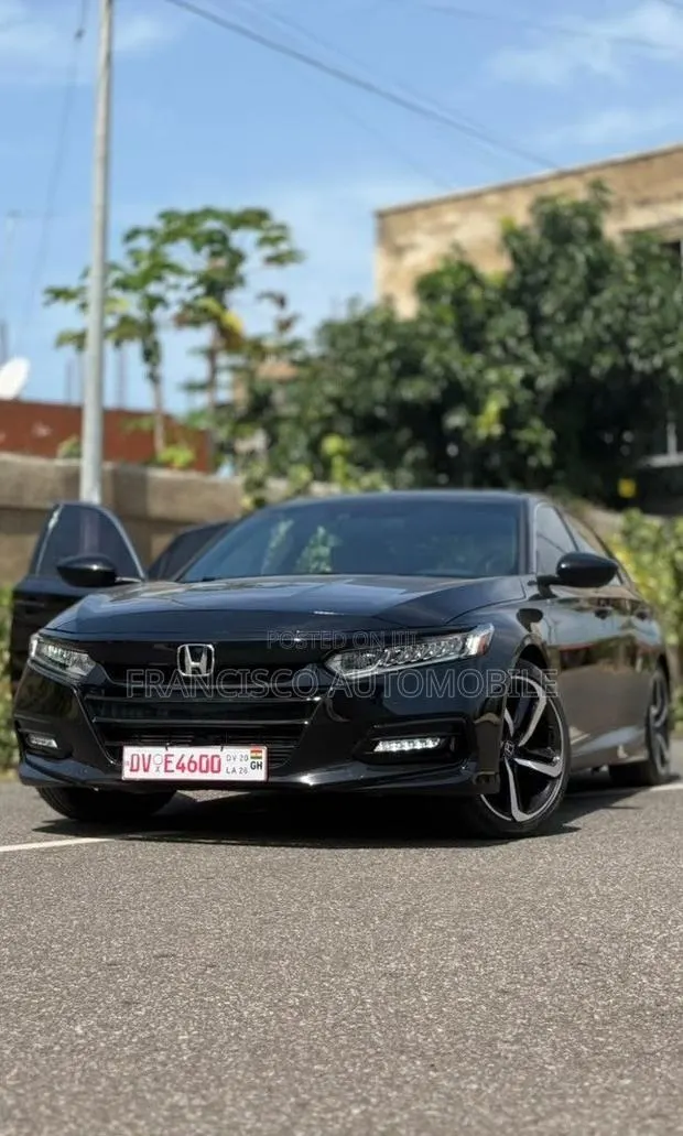 Honda Accord Sport (2.0L 4cyl Turbo 10A) 2019 Black · Photo 1