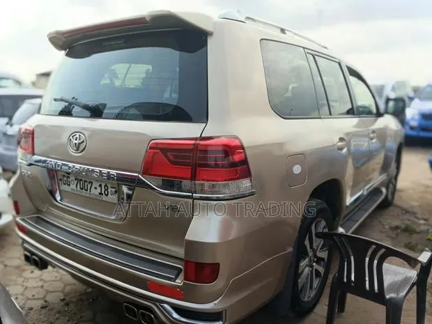 Toyota Land Cruiser 2013 Brown · Photo 1