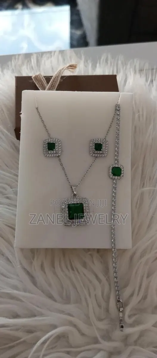 Silver Jewelry Set · Photo 1