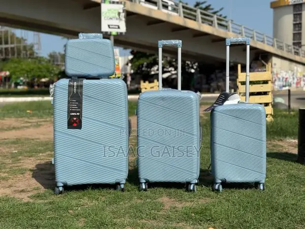 Unicross Quality 4 In1 Anticrake Luggages With Cosmetic Bag · Photo 1