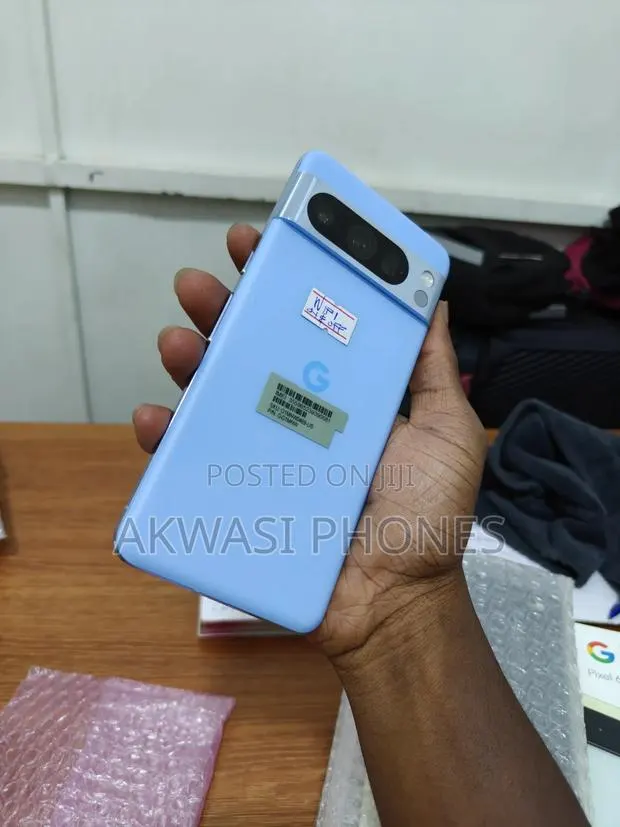 Google Pixel 8 Pro 128 GB Blue · Photo 1