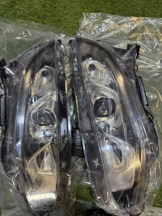 Honda Civic 2016,2017,2018 Headlight Available · Photo 1