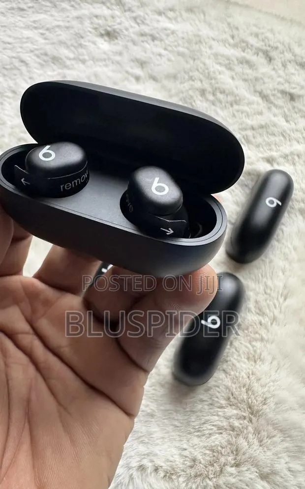 Original Beats Solo Buds - Wireless Earbuds - Matte Black · Photo 1