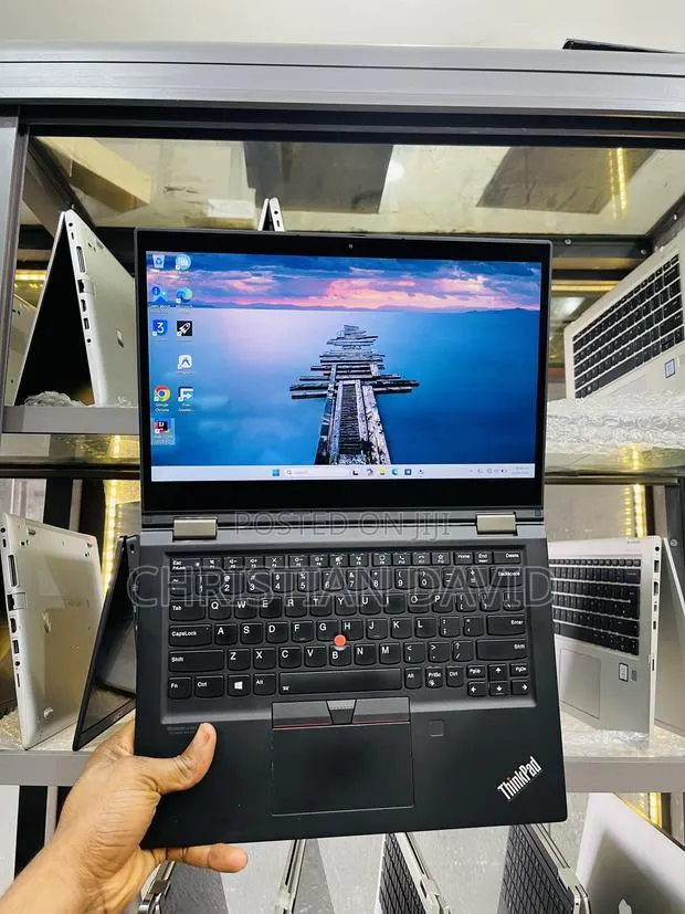 Laptop Lenovo ThinkPad x13 Yoga 16GB Intel Core i7 SSD 512GB · Photo 1