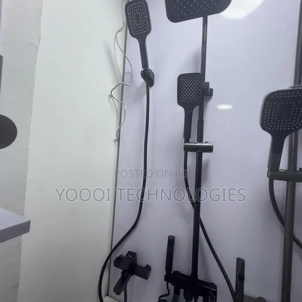Matte Black Telephone Shower · Photo 1