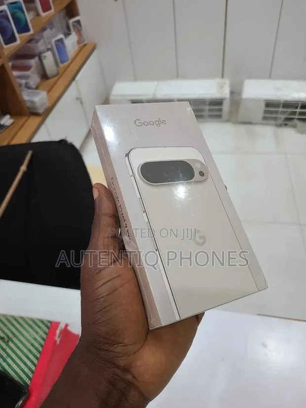 New Google Pixel 9 Pro 128 GB Gold · Photo 1