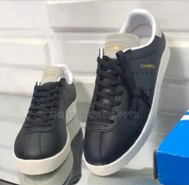Adidas Topanga Black and White · Photo 1