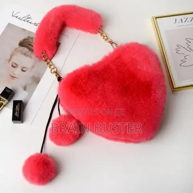 Luxury Faux Fur Heart Shaped Women Hand Bag · Photo 1