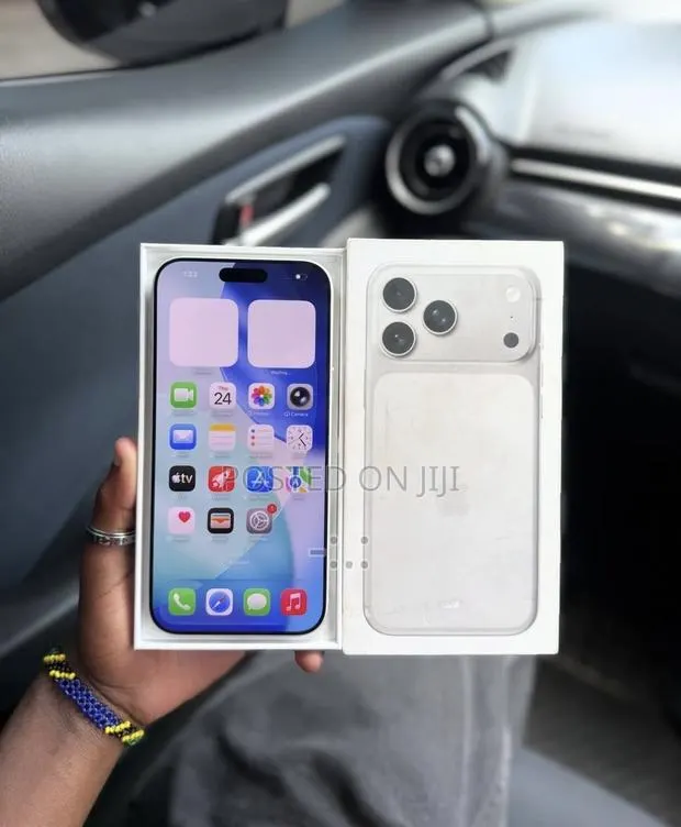 Apple iPhone 17 Pro Max 512 GB Silver · Photo 1