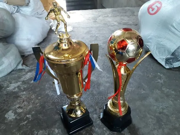 Original Trophy At Cool Price · Photo 1