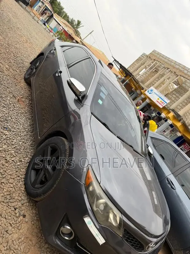 Toyota Camry 2014 Gray · Photo 1