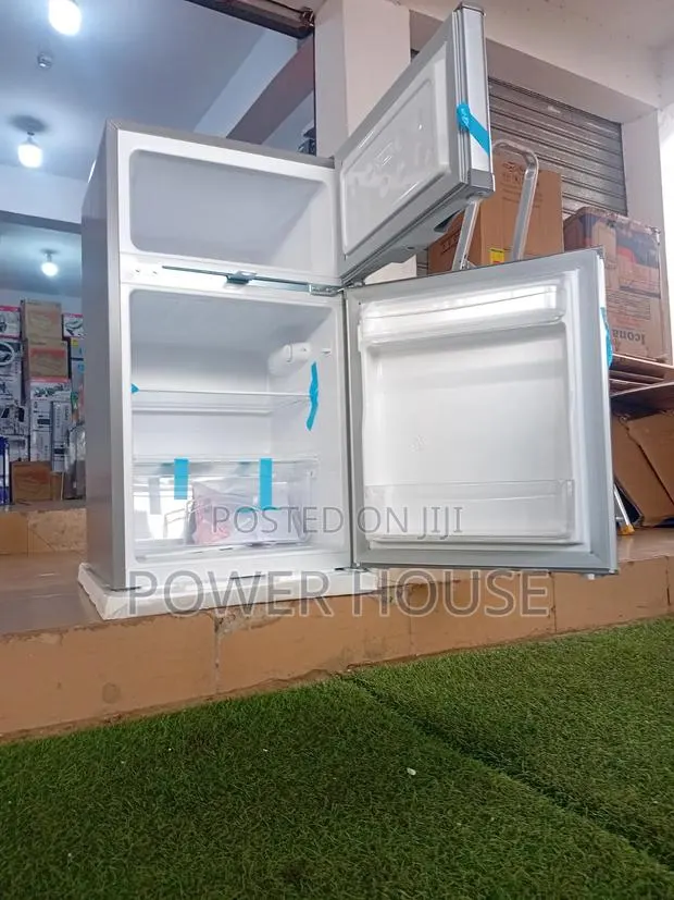 Roch RFR-110d-B Mini Refrigerator – Neat Compact · Photo 1