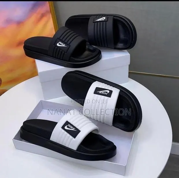 Nike Offcourt Adjust Slide · Photo 1