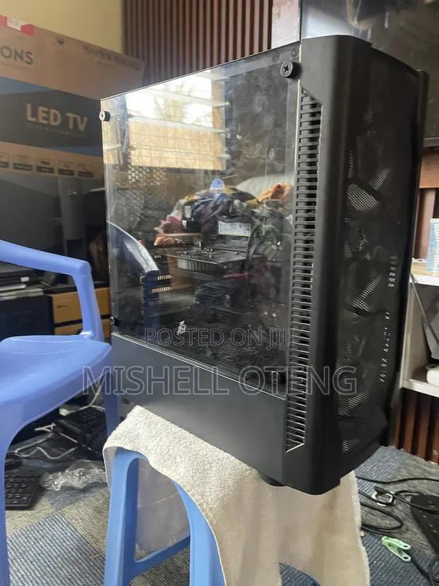 New Desktop Computer Gigabyte 8GB Intel Core i7 HDD+SSD 512GB · Photo 1