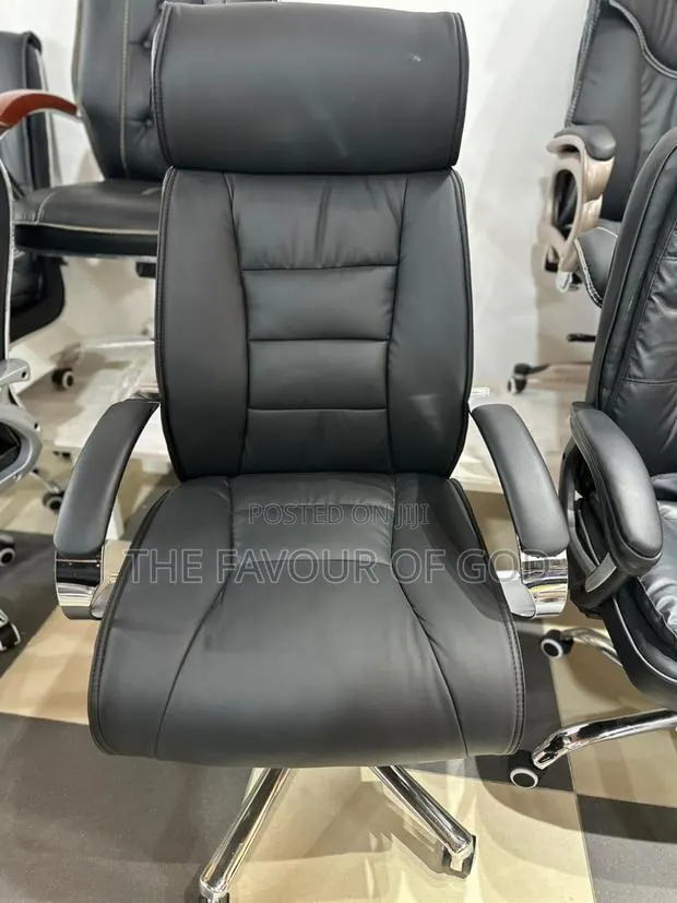 A Strong Office Chair · Photo 1
