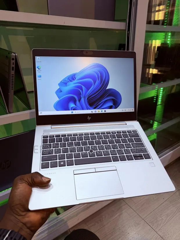 Laptop HP EliteBook 735 G5 16GB AMD Ryzen 7 SSD 256GB · Photo 1