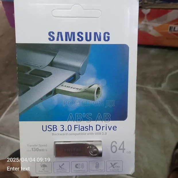64 Gb Pen Drive ( Samsung 64 Gb) · Photo 1