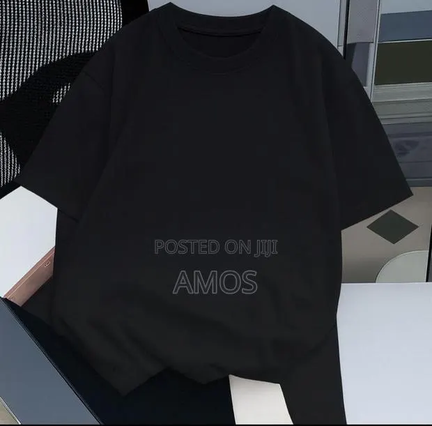 T-Shirt Round Neck · Photo 1