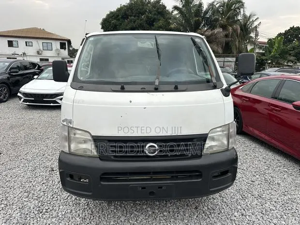 Nissan Caravan (Urvan) 2012 White