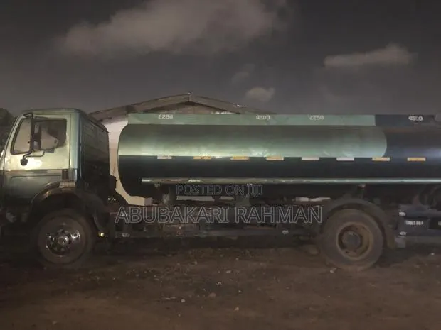 Benz Tanker Truck · Photo 1