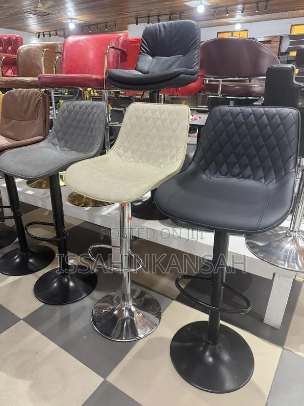 Adjustable Rotating Chair · Photo 1