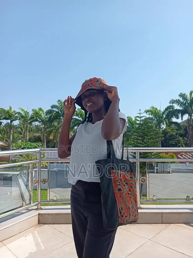Matching Tote Bag and Bucket Hat · Photo 1