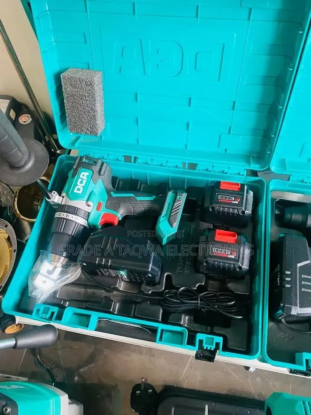 DCA 20V MAX Cordless Brushless Hammer Drill Driver 13mm · Photo 1