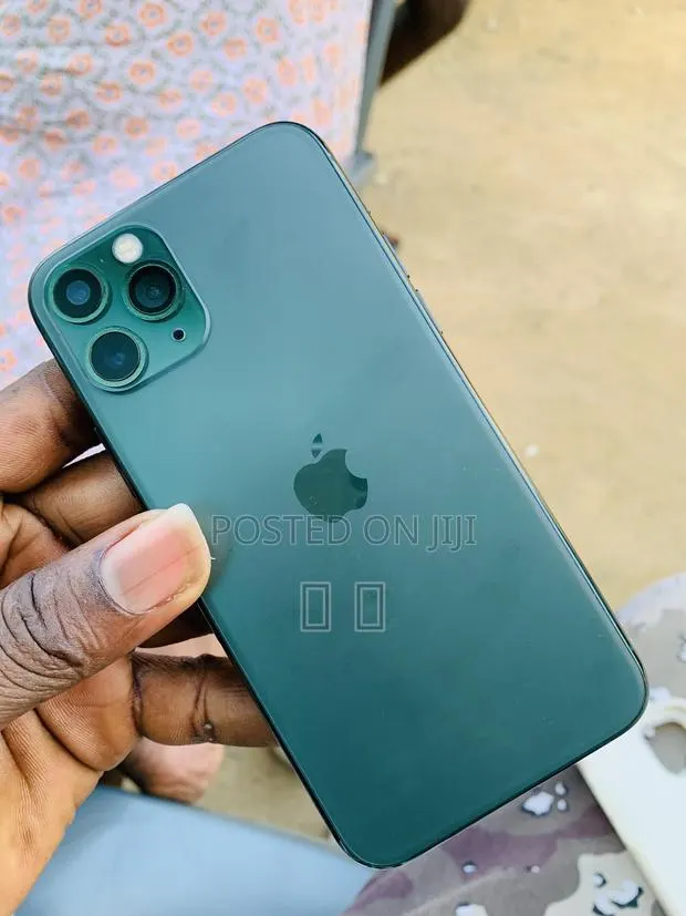 Apple iPhone 11 Pro 256 GB Green · Photo 1
