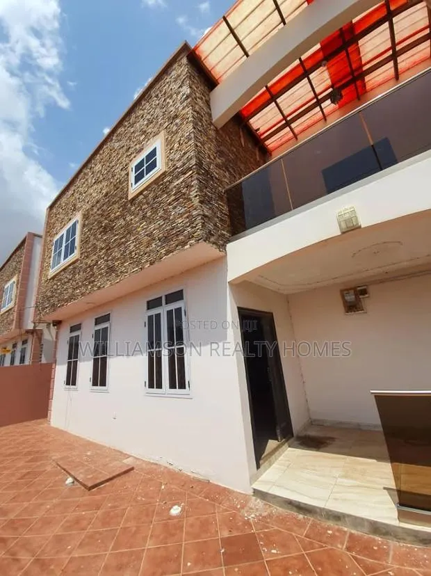 4bdrm Mansion in Community 18, Spintex for sale · Photo 1