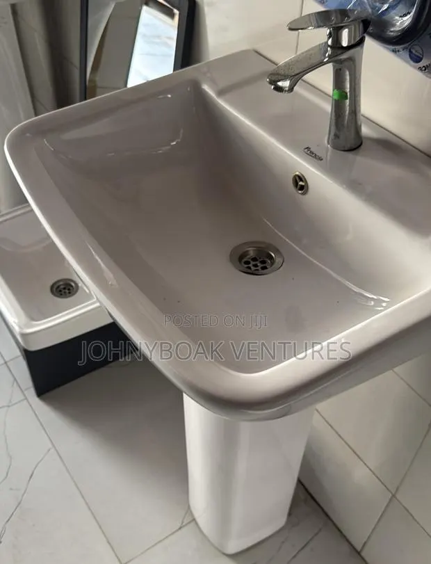 Basin and Stand With Tap · Photo 1