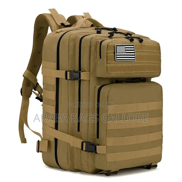 Camouflage Geans 18-Inch Waterproof Backpack · Photo 1