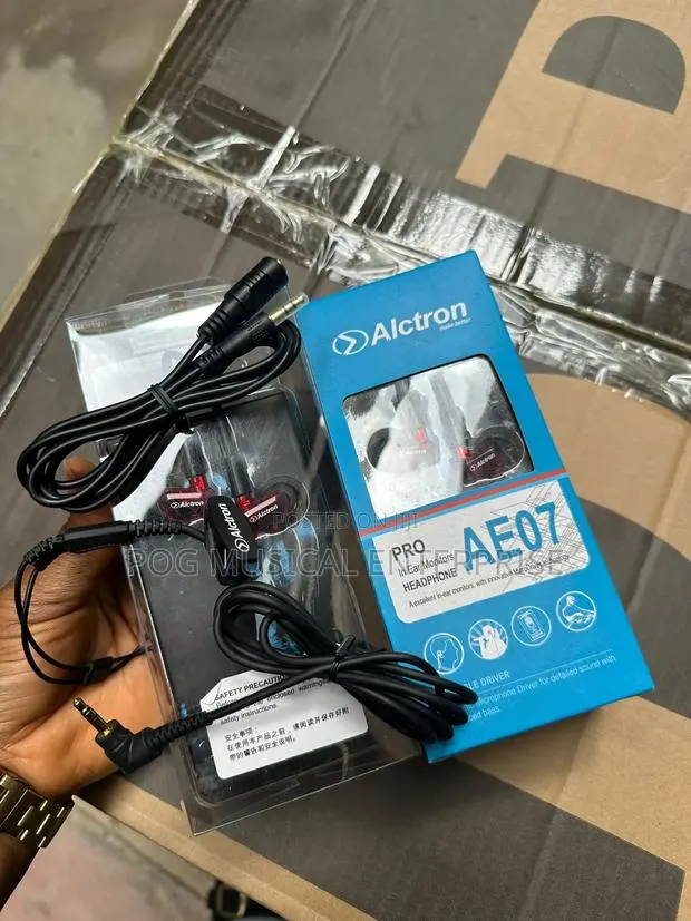 Alctron in Ear Monitor · Photo 1