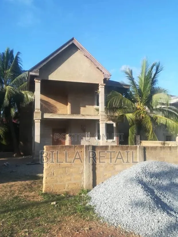 4bdrm House in West Hills Mall Area for sale · Photo 1