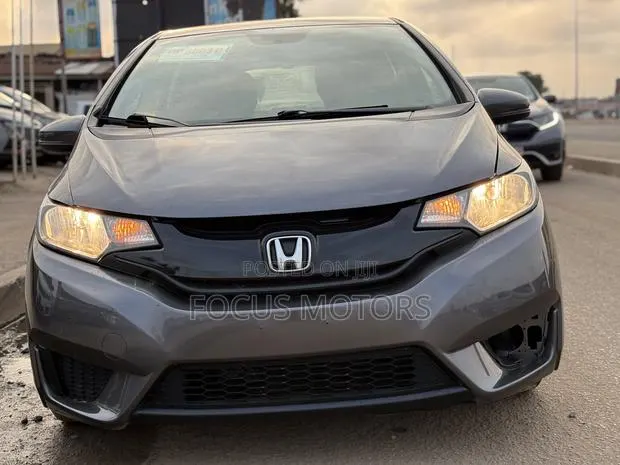 Honda Fit 2015 Gray · Photo 1