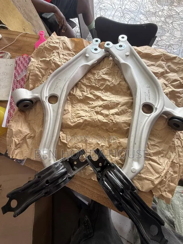 Honda Accord 2017,2018,2019,~2024 Lower Arm · Photo 1