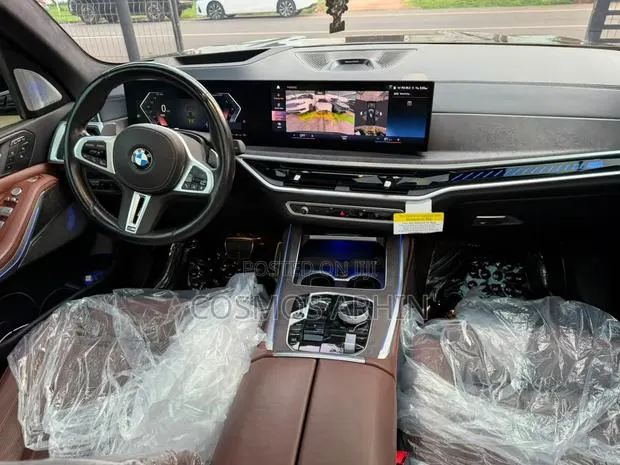 New BMW X7 2024 Gray · Photo 1