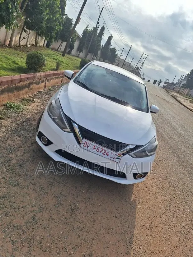 Nissan Sentra SR 2017 White · Photo 1