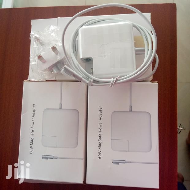 Original Macbook Pro Charger · Photo 1